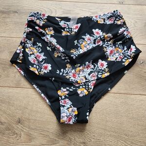 New Medium Highwaisted Swim Bottom